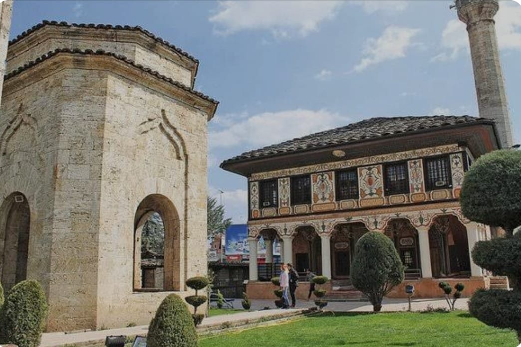 Alaca-Mosquea-Historic-Islamic-Landmark-in-North-Macedonia009