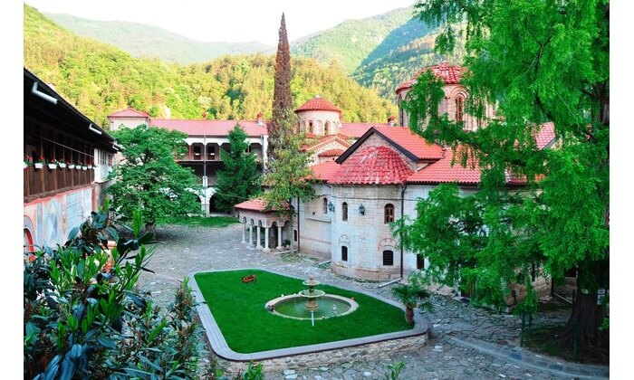 Bachkovo-Monastery-Winery-A-Blend-of-Tradition-and-Excellence2