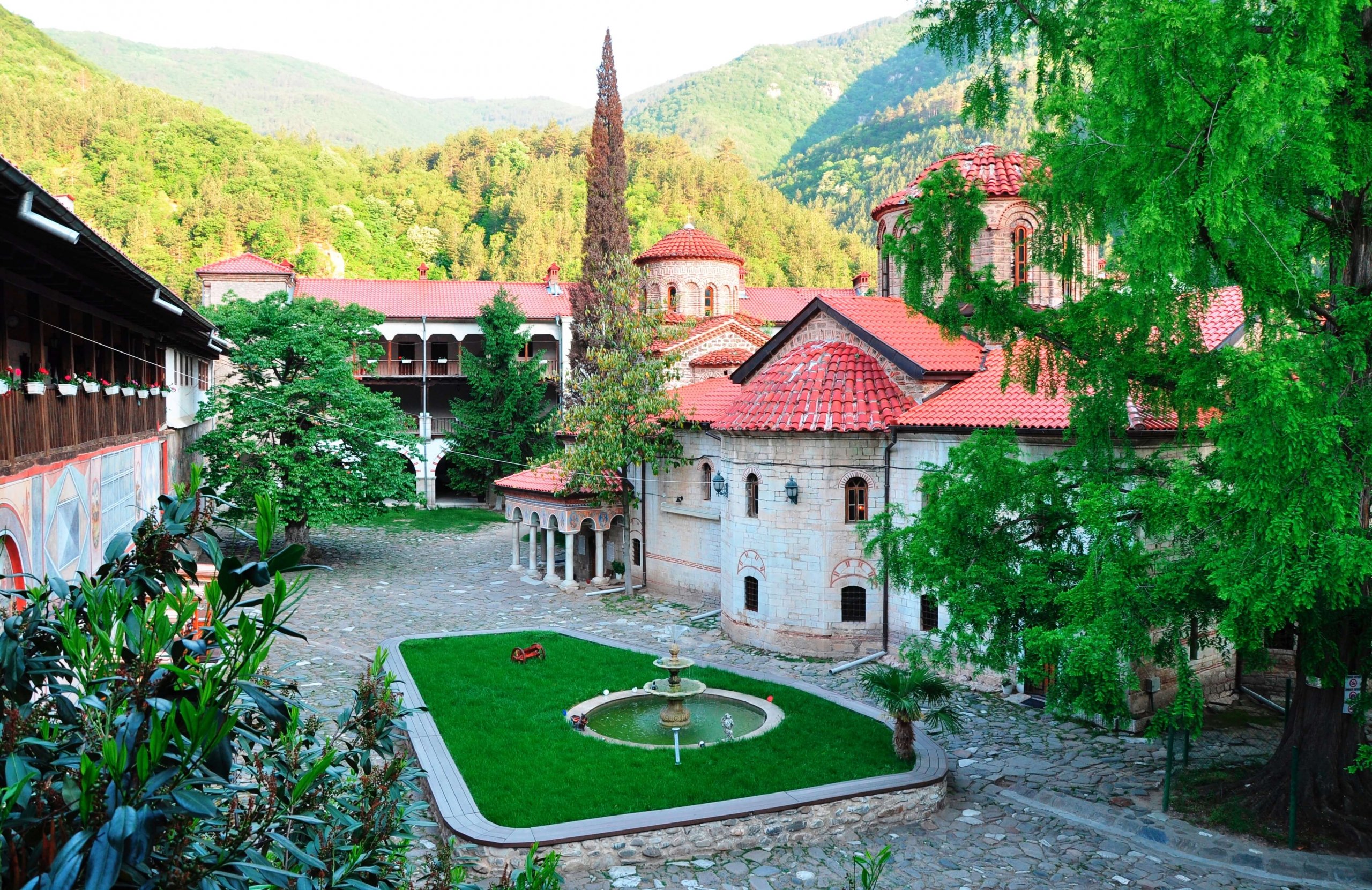 Bachkovo-Monastery-Winery-A-Blend-of-Tradition-and-Excellence