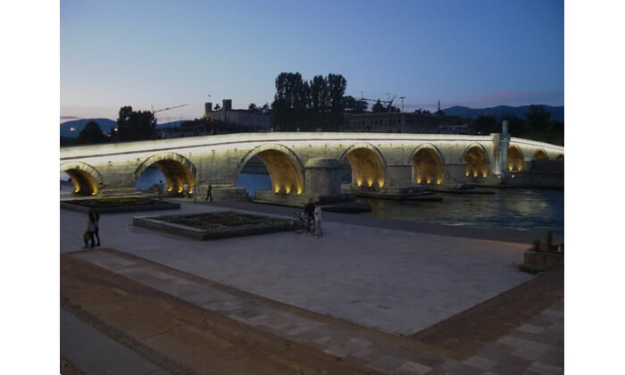 STONE-BRIDGE-A-HISTORIC-LANDMARK-IN-BRIDGING-CENTURIES2