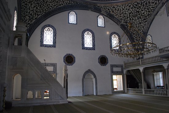 Uskup-Ottoman-Mustafa-Pasha-Mosque-A-Jewel-of-Ottoman-Architecture-in